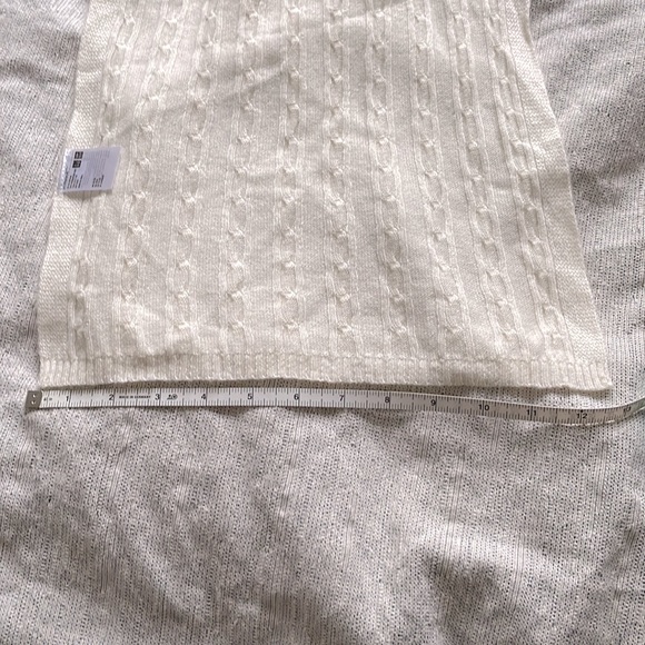 Uniqlo Cashmere Blend Cable Knit Scarf - Picture 3 of 3